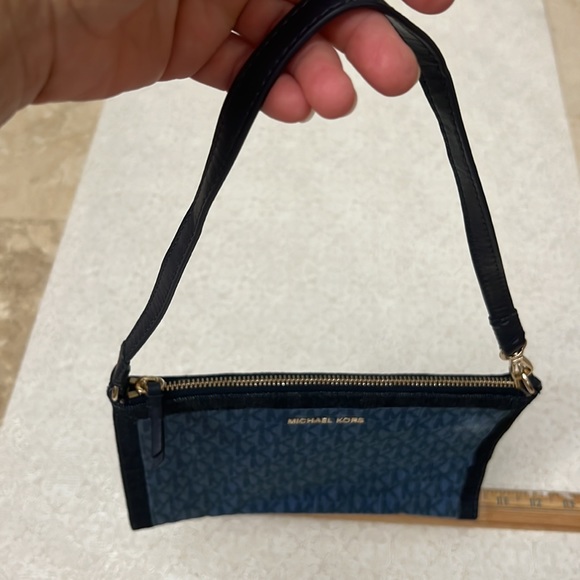 Michael Kors signature Denim Pouchette (Wristlet/Pouch/Clutch). Convertible! - Picture 10 of 16